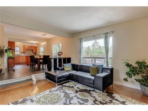 5155 Viceroy Drive Nw, Calgary, AB - Indoor Photo Showing Living Room