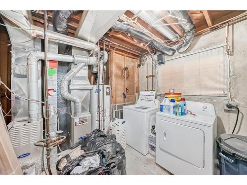 7407 36 Avenue Nw, Calgary, AB - Indoor Photo Showing Laundry Room