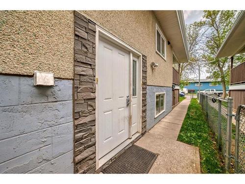7407 36 Avenue Nw, Calgary, AB - Outdoor With Exterior