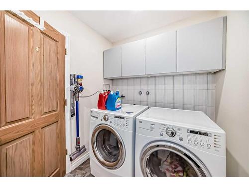 311 Edelweiss Place Nw, Calgary, AB - Indoor Photo Showing Laundry Room