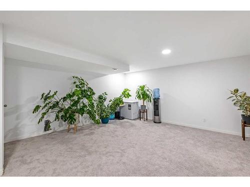 38 Autumn Green Se, Calgary, AB - Indoor Photo Showing Other Room