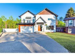 18 Varcrest Place NW Calgary, AB T3A 0B9