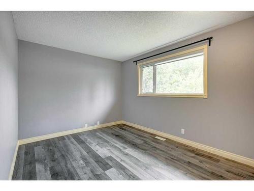 1419 Lake Ontario Road Se, Calgary, AB - Indoor Photo Showing Other Room