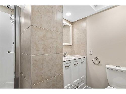 62 Okotoks Drive, Okotoks, AB - Indoor Photo Showing Bathroom