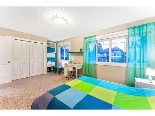 159 Evergreen Circle Sw, Calgary, AB - Indoor Photo Showing Bedroom