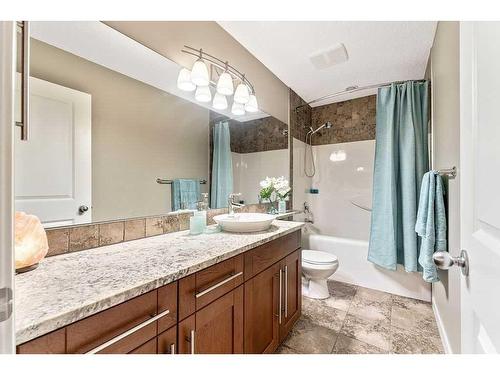 159 Evergreen Circle Sw, Calgary, AB - Indoor Photo Showing Bathroom