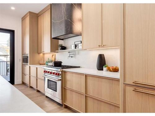 1426 4A Street Nw, Calgary, AB - Indoor Photo Showing Kitchen