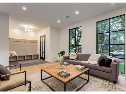 1426 4A Street Nw, Calgary, AB - Indoor Photo Showing Living Room