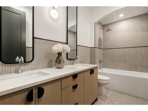 1426 4A Street Nw, Calgary, AB - Indoor Photo Showing Bathroom