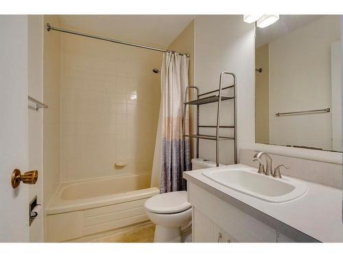 116 Silvercreek Drive Nw, Calgary, AB - Indoor Photo Showing Bathroom