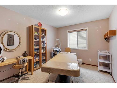 98 Crestbrook Hill Sw, Calgary, AB - Indoor Photo Showing Office