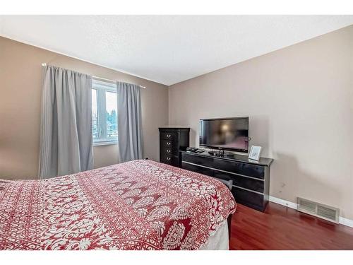 111 Shawmeadows Road Sw, Calgary, AB - Indoor Photo Showing Bedroom