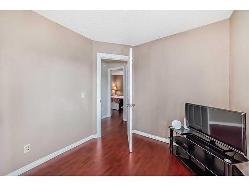 111 Shawmeadows Road Sw, Calgary, AB - Indoor Photo Showing Other Room
