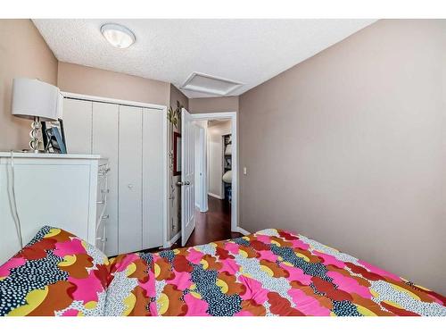 111 Shawmeadows Road Sw, Calgary, AB - Indoor Photo Showing Bedroom
