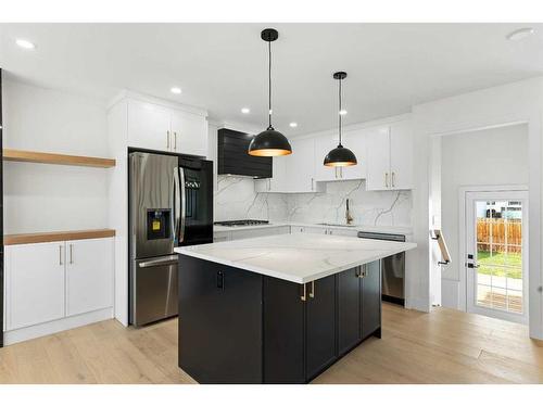 85 Armstrong Crescent Se, Calgary, AB - Indoor Photo Showing Kitchen With Upgraded Kitchen