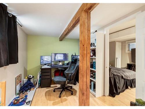 522 21 Avenue Sw, Calgary, AB - Indoor Photo Showing Other Room