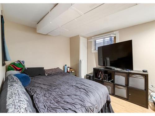522 21 Avenue Sw, Calgary, AB - Indoor Photo Showing Bedroom