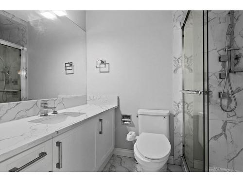 283129 Township Road 250, Rural Rocky View County, AB - Indoor Photo Showing Bathroom