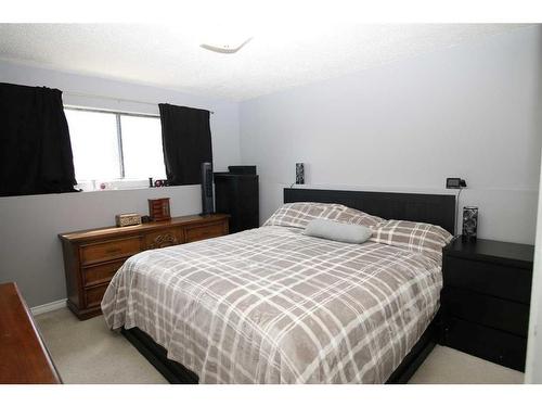 72 Huntley Close Ne, Calgary, AB - Indoor Photo Showing Bedroom