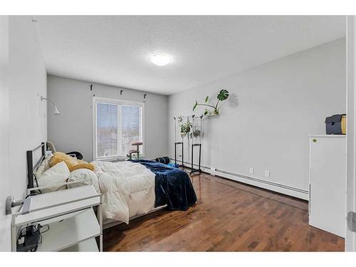 304-117 19 Avenue Ne, Calgary, AB - Indoor Photo Showing Bedroom