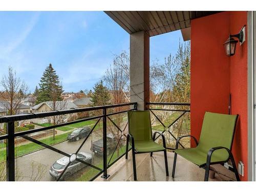 304-117 19 Avenue Ne, Calgary, AB - Outdoor With Balcony With Exterior