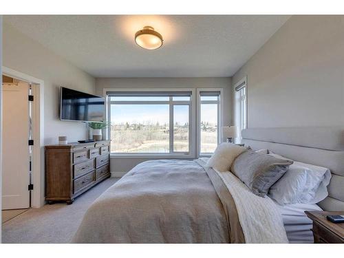 24 Royal Elm Green Nw, Calgary, AB - Indoor Photo Showing Bedroom