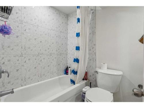 148 Castlegreen Close Ne, Calgary, AB - Indoor Photo Showing Bathroom