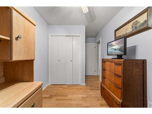 204 Westview Place, Bowden, AB - Indoor Photo Showing Other Room