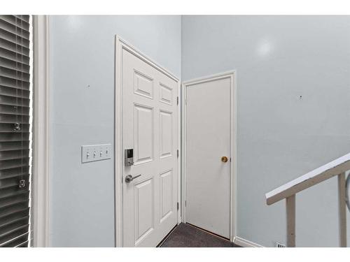 204 Westview Place, Bowden, AB - Indoor Photo Showing Other Room