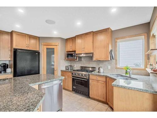 401 Chaparral Drive Se, Calgary, AB - Indoor Photo Showing Kitchen