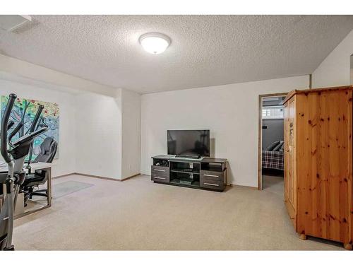 401 Chaparral Drive Se, Calgary, AB - Indoor