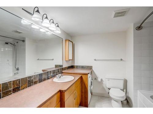 202-1309 14 Avenue Sw, Calgary, AB - Indoor Photo Showing Bathroom