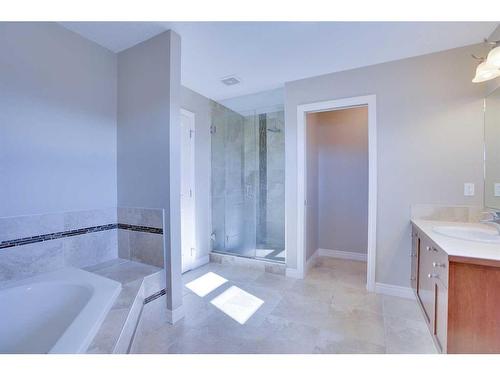 168 Heritage Boulevard, Cochrane, AB - Indoor Photo Showing Bathroom