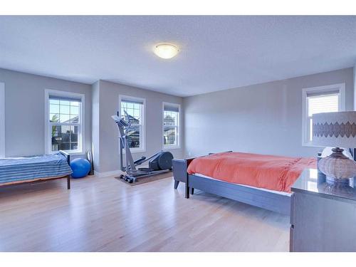 168 Heritage Boulevard, Cochrane, AB - Indoor Photo Showing Bedroom