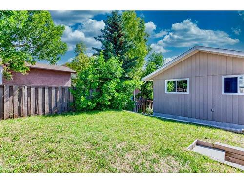 13 Edgeford Road Nw, Calgary, AB - Outdoor