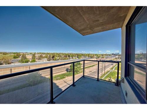 619-8880 Horton Road Sw, Calgary, AB - Outdoor With View With Exterior