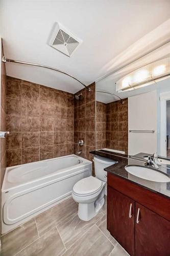 1511-8880 Horton Road Sw, Calgary, AB - Indoor Photo Showing Bathroom