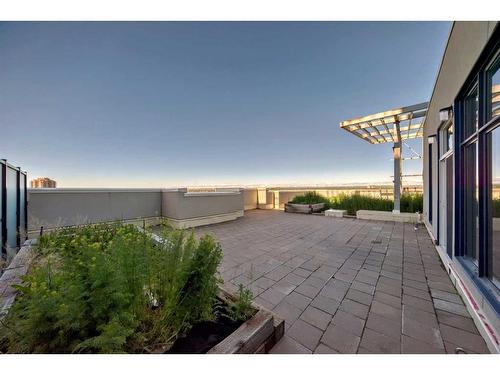 1511-8880 Horton Road Sw, Calgary, AB - Outdoor