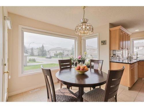 5 Hampstead Manor Nw, Calgary, AB - Indoor Photo Showing Dining Room