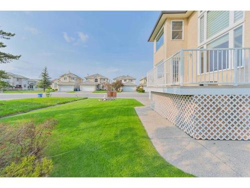 5 Hampstead Manor Nw, Calgary, AB - Outdoor With Deck Patio Veranda