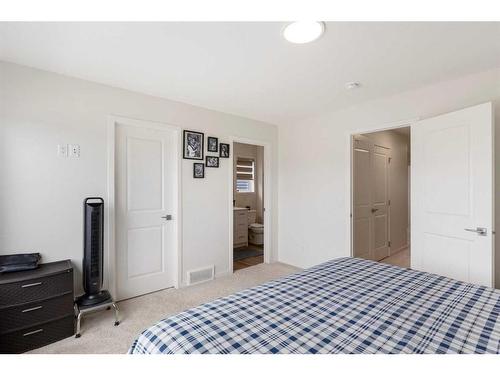 388 Lucas Boulevard Nw, Calgary, AB - Indoor Photo Showing Bedroom