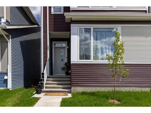 388 Lucas Boulevard Nw, Calgary, AB - Outdoor