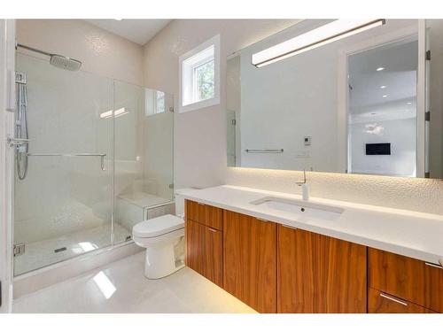 1512 21A Street Nw, Calgary, AB - Indoor Photo Showing Bathroom