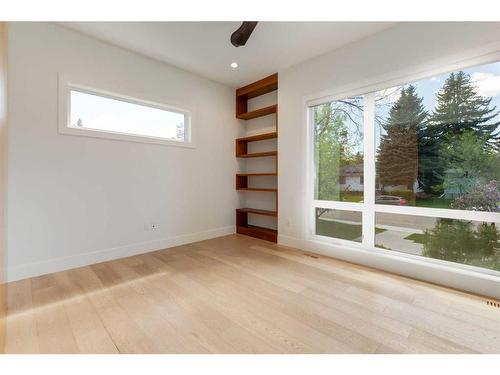 1512 21A Street Nw, Calgary, AB - Indoor Photo Showing Other Room