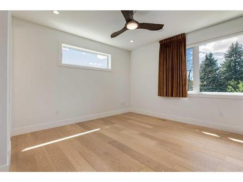 1512 21A Street Nw, Calgary, AB - Indoor Photo Showing Other Room