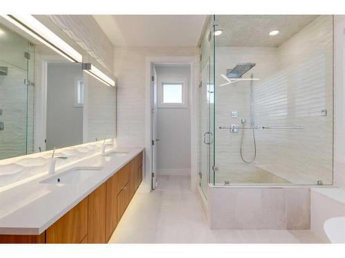 1512 21A Street Nw, Calgary, AB - Indoor Photo Showing Bathroom