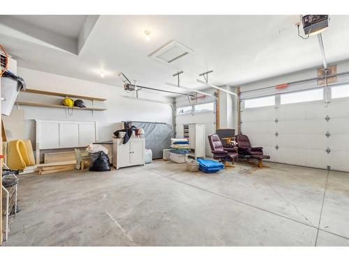 1471 Ranch Road, Carstairs, AB - Indoor Photo Showing Garage