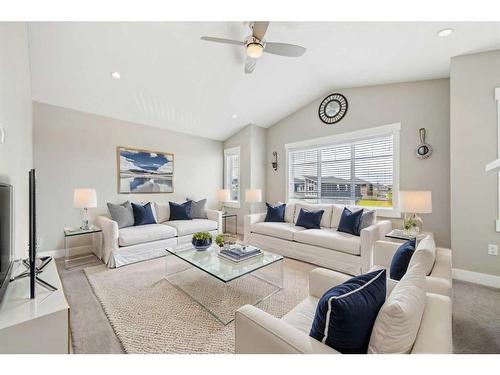 1471 Ranch Road, Carstairs, AB - Indoor Photo Showing Living Room