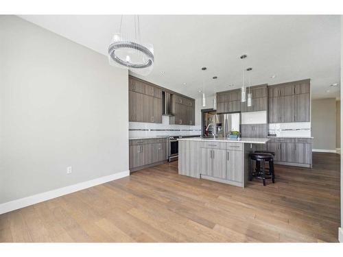 1471 Ranch Road, Carstairs, AB - Indoor Photo Showing Kitchen With Upgraded Kitchen