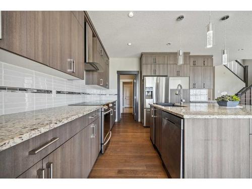 1471 Ranch Road, Carstairs, AB - Indoor Photo Showing Kitchen With Stainless Steel Kitchen With Upgraded Kitchen